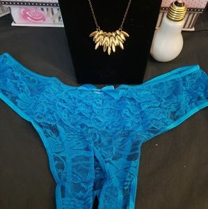 Plus size crotchless panties